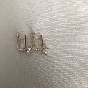 925 8k sterling silver earrings . With zirconia.
